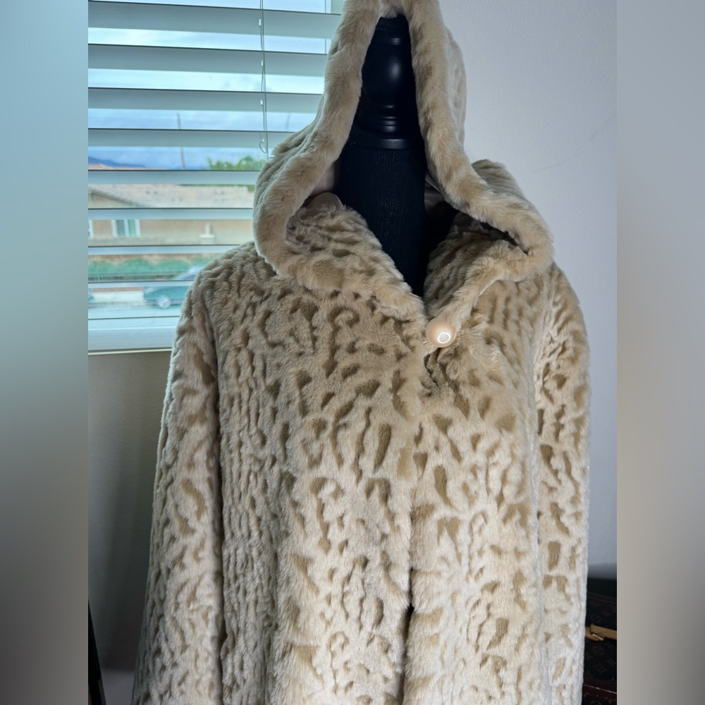 Dennis Basso Cream Teddy Jacket with Hood - Picture 10 of 15